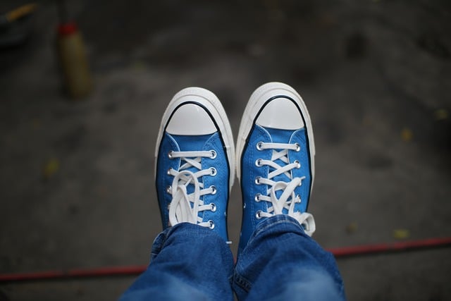 De evolutie, impact en duurzaamheid van sneakers: een reis door merken, modellen en mode